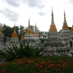 Weise Sprüche im Tempel bei Lampang / Thailand